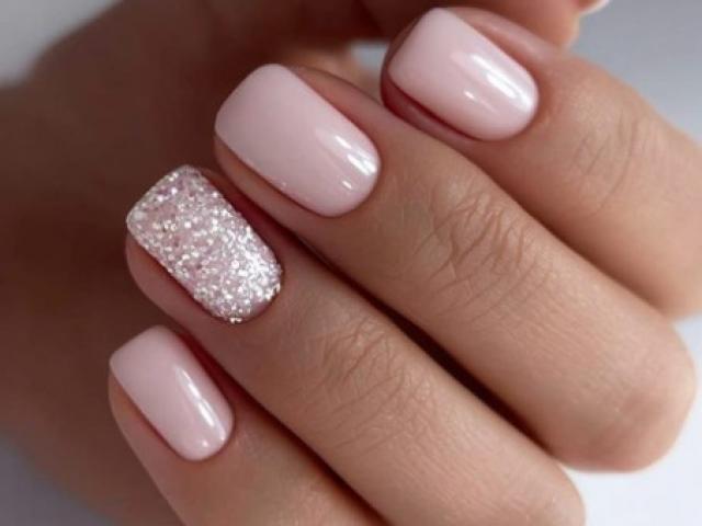 Vernis Semi-Permanent : La Beauté de Vos Ongles, Jour Après Jour
